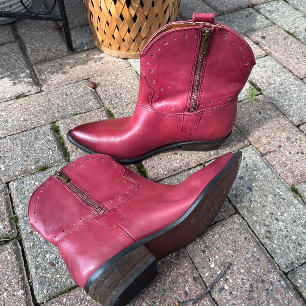 Lucky Brand Chantelx Wine Red Leather Western Ankle Boots Pointed Toe 8M 38.5 - Picture 5 of 9